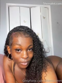 YennDoll Porn Pic