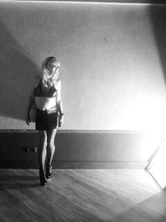 Joanna Jet High Contrast1