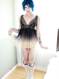 Femout Janie Blade Strokes And Cums